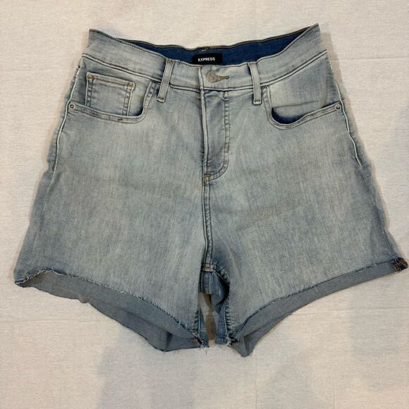 EXPRESS Women’s High Rise Hyper Stretch Light Blue Washed Out Denim Shortie Sz 6 - Picture 1 of 9